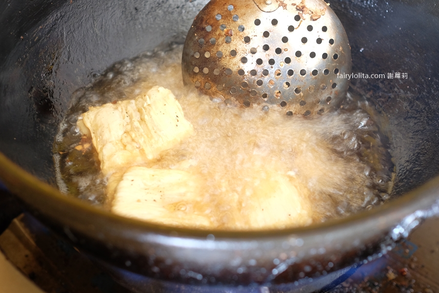 金日香- 麻辣豆干。Threads爆紅美食！一吃直接圈粉的神級麻辣豆干！ @蹦啾&hearts;謝蘿莉 La vie heureuse