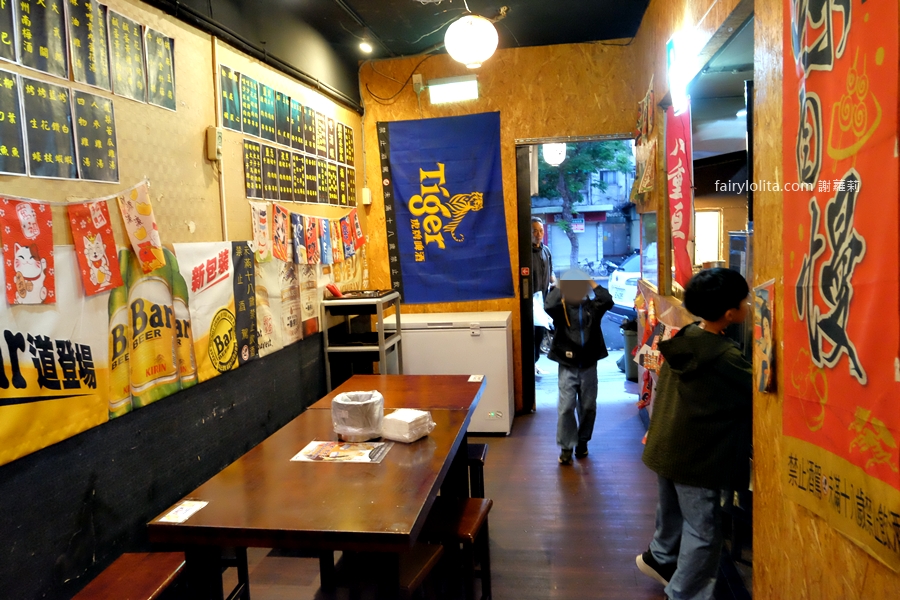 雞老闆桶仔雞（萬隆店）。免費吃爆！超人氣焦糖烤雞日賣千隻＋KTV嗨唱到凌晨！ @蹦啾&hearts;謝蘿莉 La vie heureuse