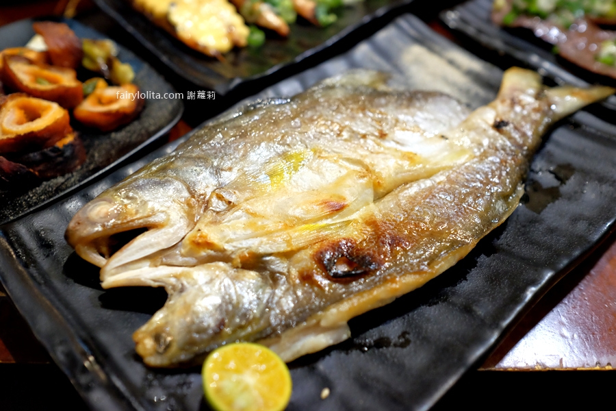 雞老闆桶仔雞（萬隆店）。免費吃爆！超人氣焦糖烤雞日賣千隻＋KTV嗨唱到凌晨！ @蹦啾&hearts;謝蘿莉 La vie heureuse