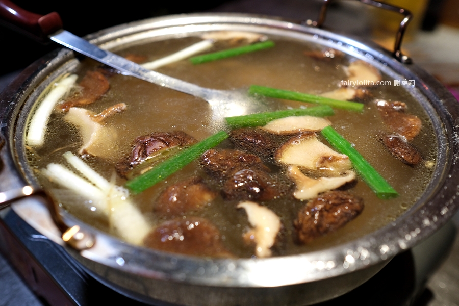 揪烤杯燒烤啤酒屋。39元吃爆!八德隱藏版深夜美食,網友狂讚串燒界天花板! @蹦啾♥謝蘿莉 La vie heureuse 揪烤杯燒烤啤酒屋。39元吃爆!八德隱藏版深夜美食,網友狂讚串燒界天花板! @蹦啾♥謝蘿莉 La vie heureuse