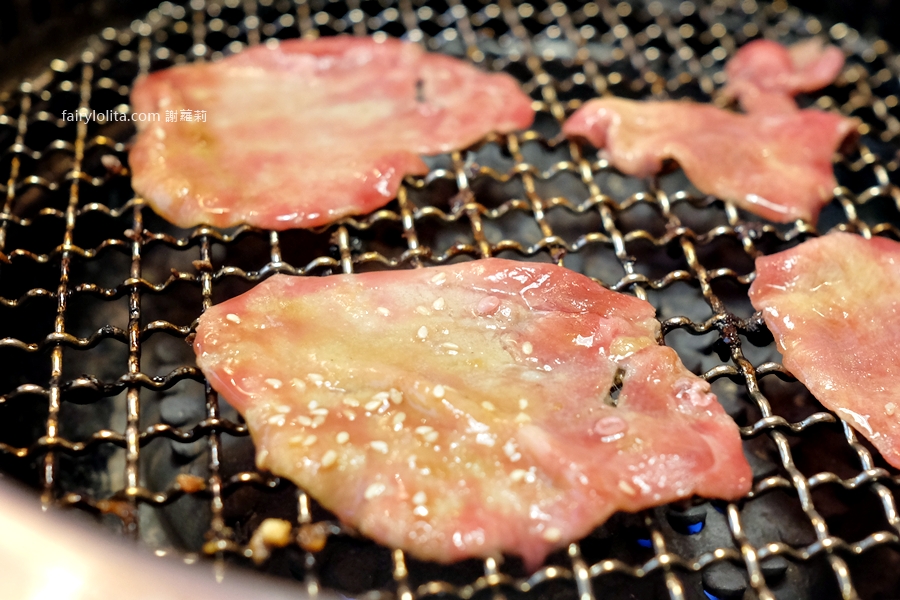 Oh！Yaki 日式精緻炭火燒肉。中壢超狂649元燒肉吃到飽！和牛、海鮮無限爽爽嗑，CP值直接爆表！ @蹦啾&hearts;謝蘿莉 La vie heureuse