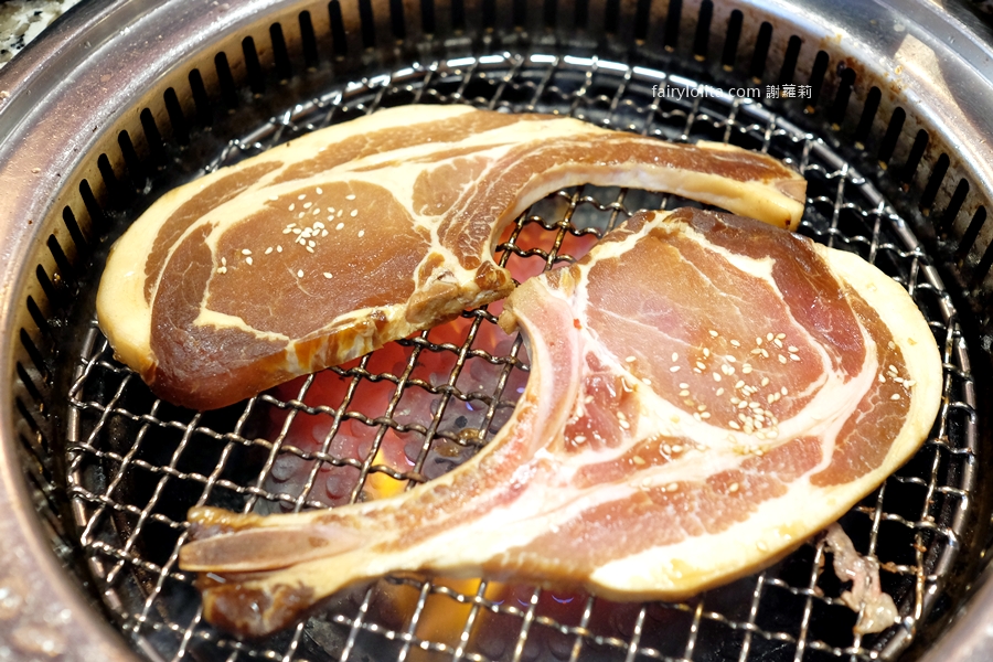Oh！Yaki 日式精緻炭火燒肉。中壢超狂649元燒肉吃到飽！和牛、海鮮無限爽爽嗑，CP值直接爆表！ @蹦啾&hearts;謝蘿莉 La vie heureuse