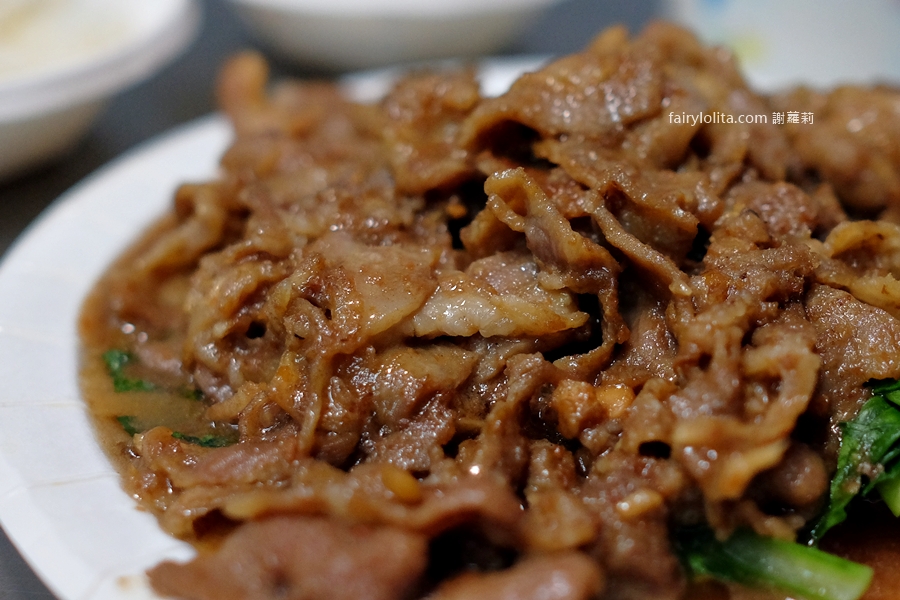 桃鶯炒羊肉。深夜想吃炒羊肉？桃園這家只要百元，飲料無限暢飲，CP值高到誇張！ @蹦啾&hearts;謝蘿莉 La vie heureuse