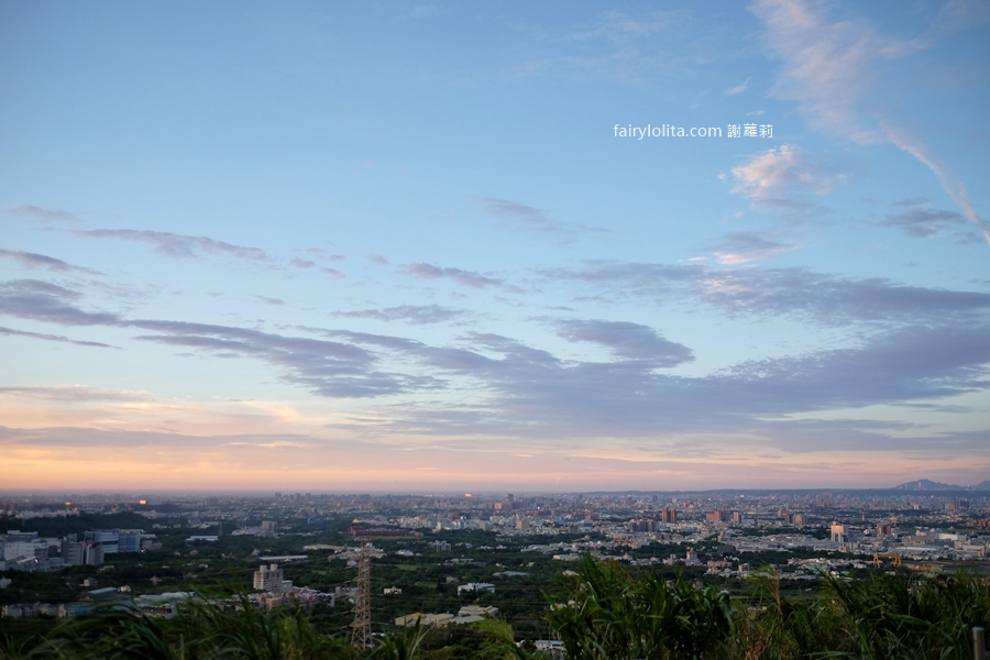 見山景觀咖啡廳餐。北台灣最美夜景秘境！龍潭峇厘島風景點，夜晚還能遠眺101！ @蹦啾&hearts;謝蘿莉 La vie heureuse