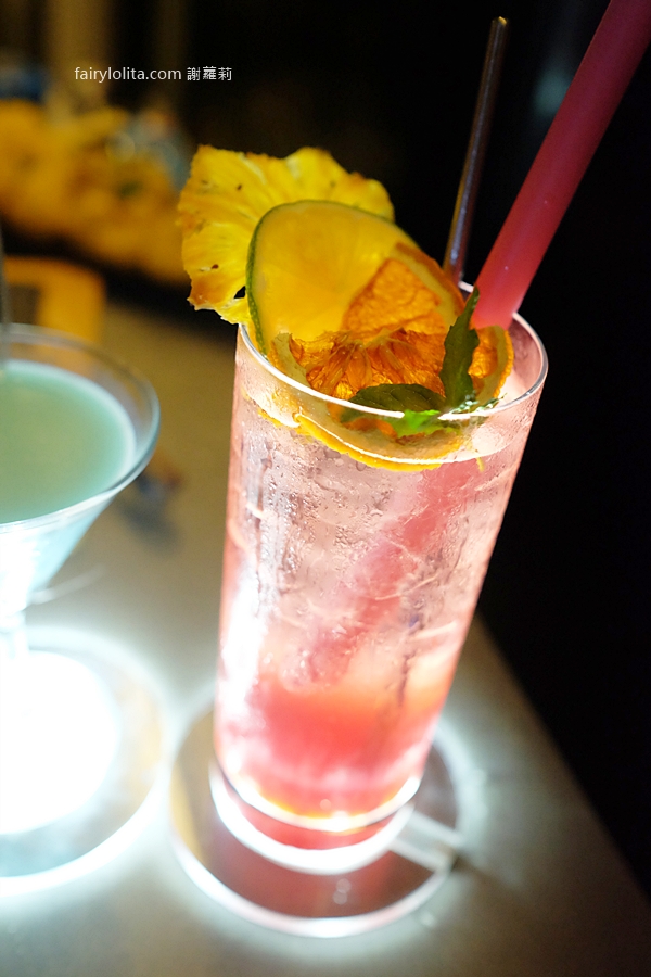 見山景觀咖啡廳餐。北台灣最美夜景秘境！龍潭峇厘島風景點，夜晚還能遠眺101！ @蹦啾&hearts;謝蘿莉 La vie heureuse