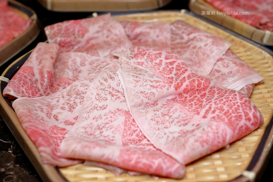 台中火鍋 | Beef King / 日本頂級A5和牛鍋物放題。台中第一間超狂日本A5和牛放題，近百種肉品、海鮮、火鍋料 ...
