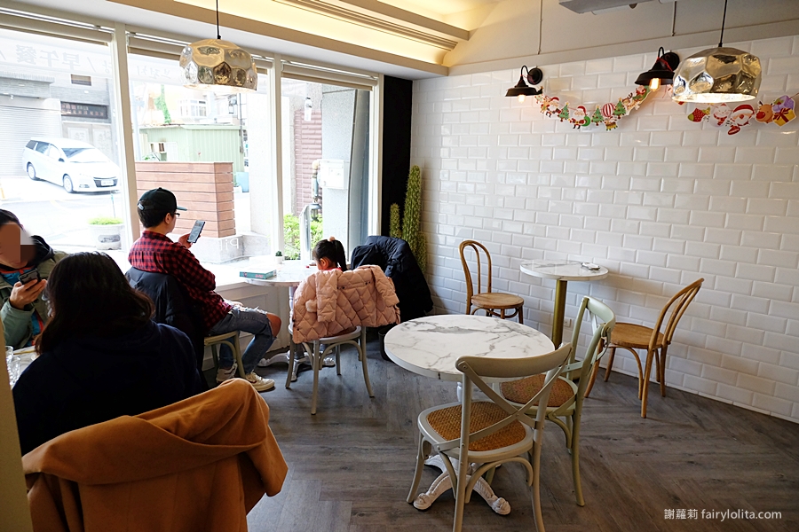 Piepai Cafe&#8217;。超美韓系咖啡廳，早午餐最便宜只要138元，療癒月見咖哩飯、一戳就爆漿！ @蹦啾♥謝蘿莉 La vie heureuse