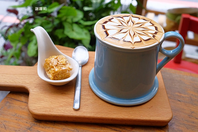 台北咖啡廳 | Together cafe。(影片版)永康街咖啡、下午茶推薦，讓女孩想私藏的密祕約會基地！(東門站) @蹦啾♥謝蘿莉 La vie heureuse