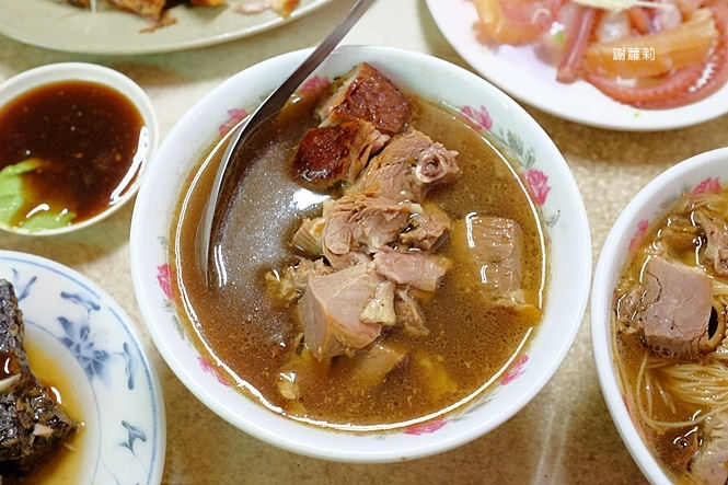 台中小吃 | 富貴亭當歸鴨麵線。營業時間人潮擠爆，食尚玩家也激推的60年隱藏版老店！ @蹦啾♥謝蘿莉 La vie heureuse