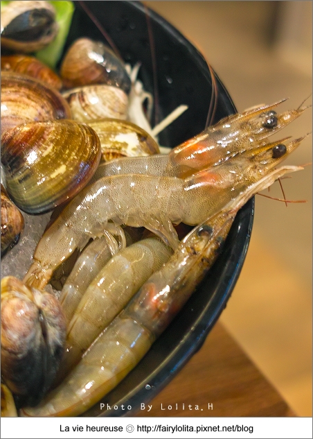 《北市中正區♥食記》一兆堂鍋物。香甜牛奶鍋，滋味清香鮮美超百搭(台北車站) @蹦啾♥謝蘿莉 La vie heureuse