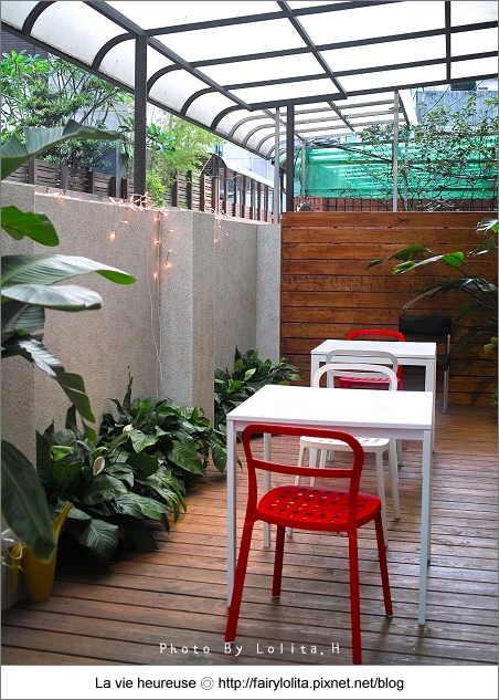 台北咖啡廳 | Labu Café 菈柨咖啡。創意小驚喜，好勾錐的提拉米蘇盆栽！(東門站) @蹦啾♥謝蘿莉 La vie heureuse